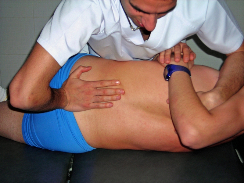 osteopathe-ASCROS-min_osteopathy-212590